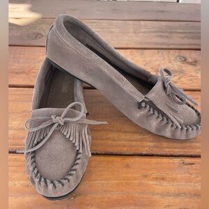 AMAZING ~LADIES TAUPE SUEDE LEATHER MINNETONKA DRIVING MOCCASINS SHOE~SZ 10